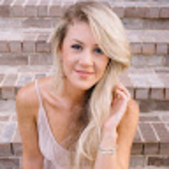 Meet your Posher, Annaclaire - Picture 1 of 1